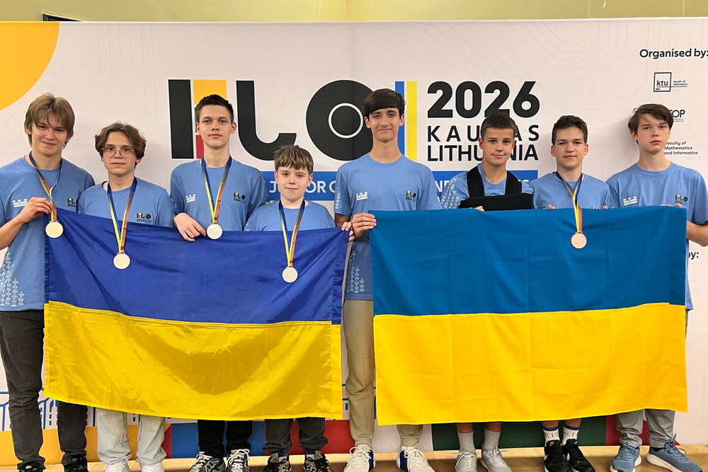 Зліва направо: Ілля Денисюк, Денис Ільєнков, Максим Бондаренко, Бенедикт Квасниця, Артем Джавахішвілі, Олександр Черниш, Олексій Сивак, Леонід Туз